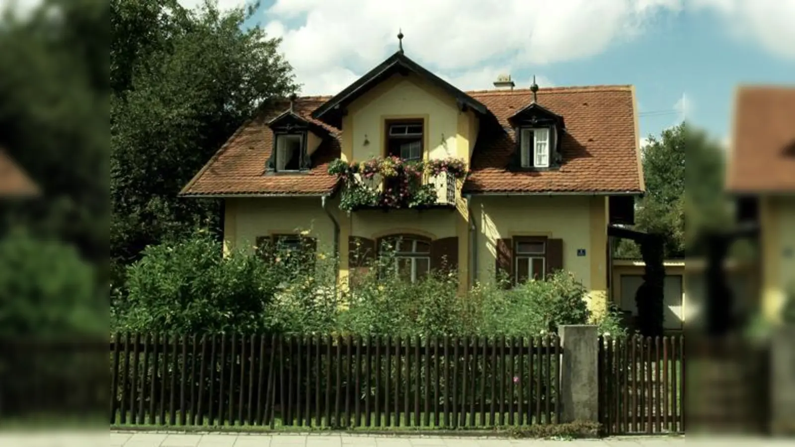 Die Vaterstettener Scheckenhofer Villa steht nun unter Denkmalschutz.	 (Foto: Gemeinde)
