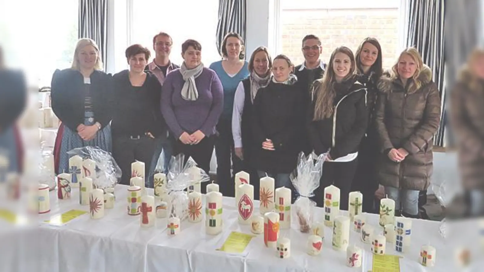 Engagierte Mütter hatten die Kerzen verziert, doch auch die Kinder haben viel gebastelt.	 (Foto: VA)