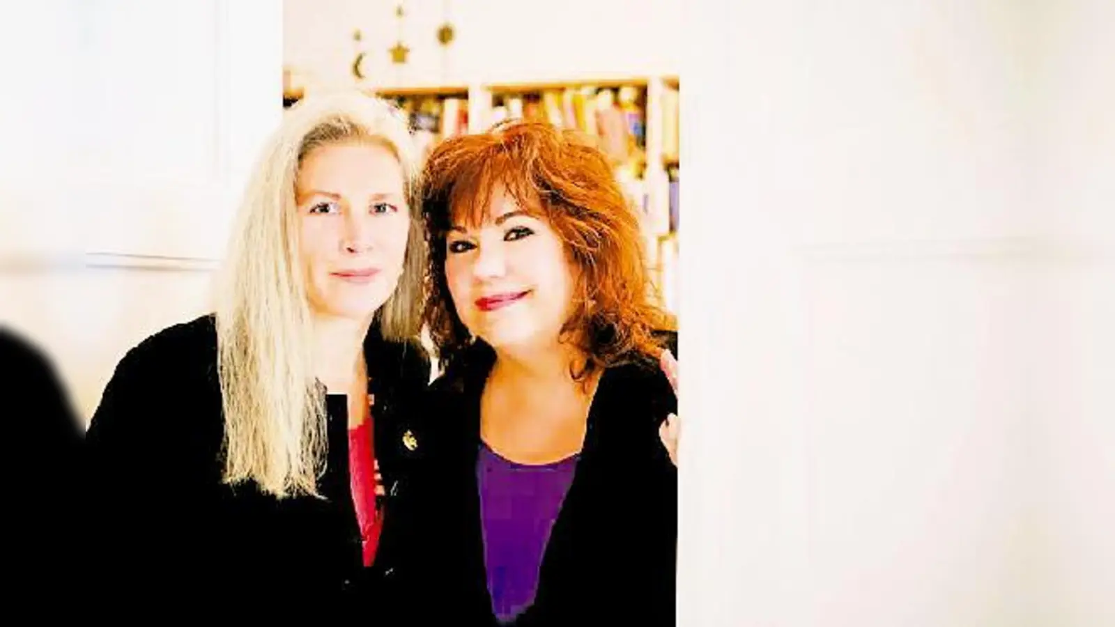 Das Autorenduo Brigitte Riebe und Gesine Hirsch am 14. März im Giesinger Bahnhof. 	  (Foto: VA)