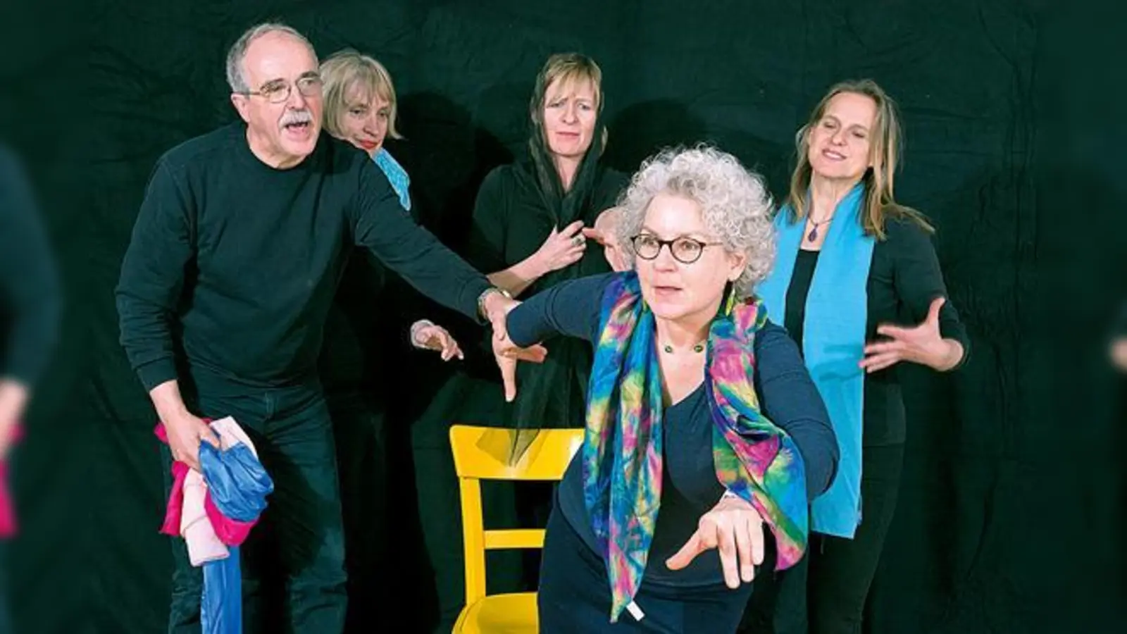 Unter der Leitung von Kerstin Müller-Römer spielt die freie Ottobrunner Theatergruppe.  	 (Foto: Wolfgang Maria Weber)