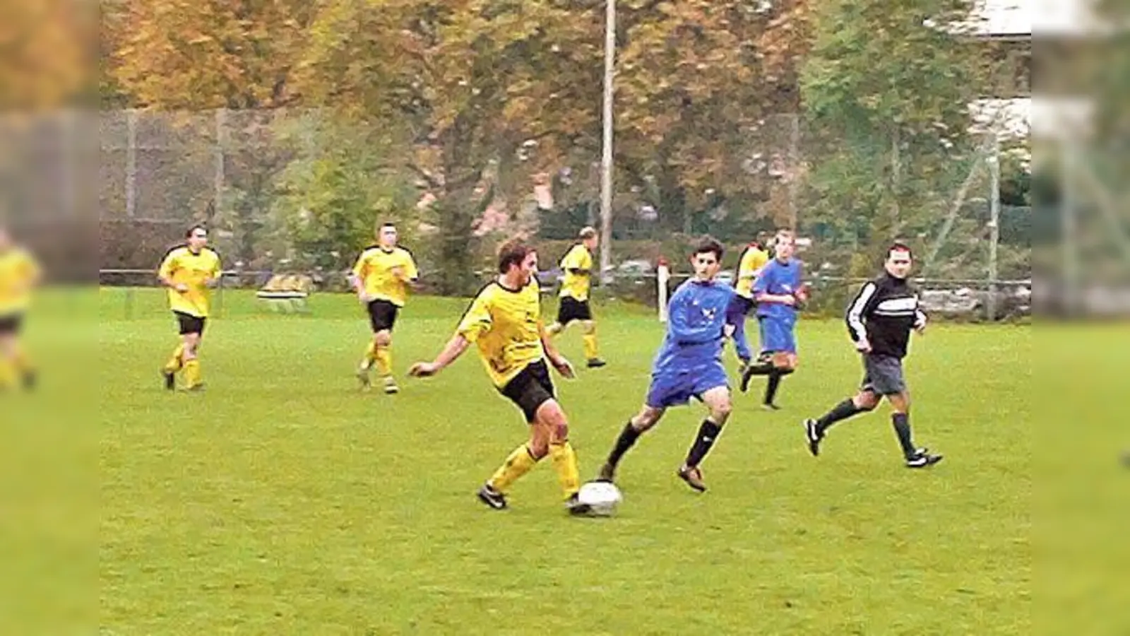 Simon Hörrmann (am Ball) sorgte mit seinem Treffer für den verdienten Auswärtssieg.	 (Foto: Privat)