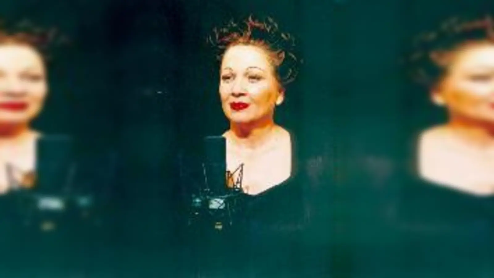 Madeleine Lienhard spielt in dem Stück in der Komödie im Bayerischen Hof die Rolle der Edith Piaf. <br>	 (Foto: Rabanus)
