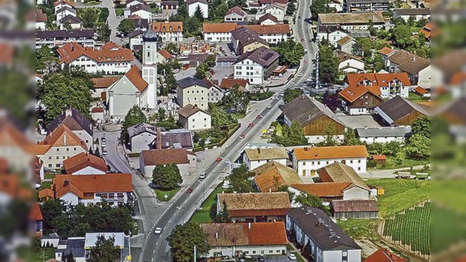 Aufnahme von Zornedinger Unterdorf 1991  vieles hat sich seither verändert.	 (Foto: Franz Hauser)