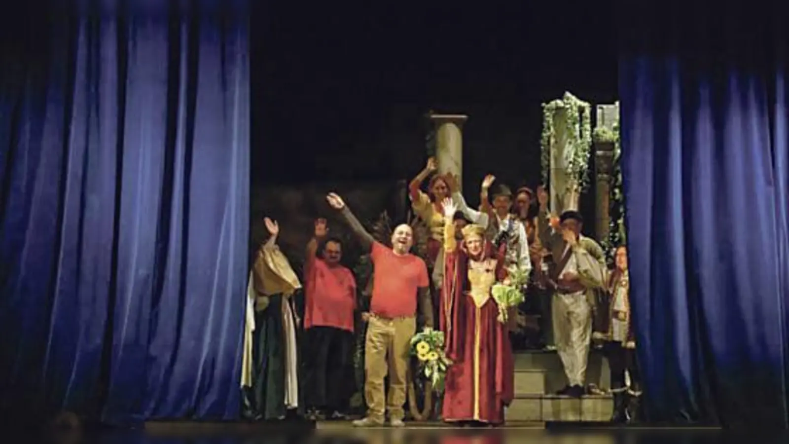 Die Münchner Volkssänger-Bühne e.V. nimmt  Abschied vom Theater Gut Nederling.	 (Foto: privat)