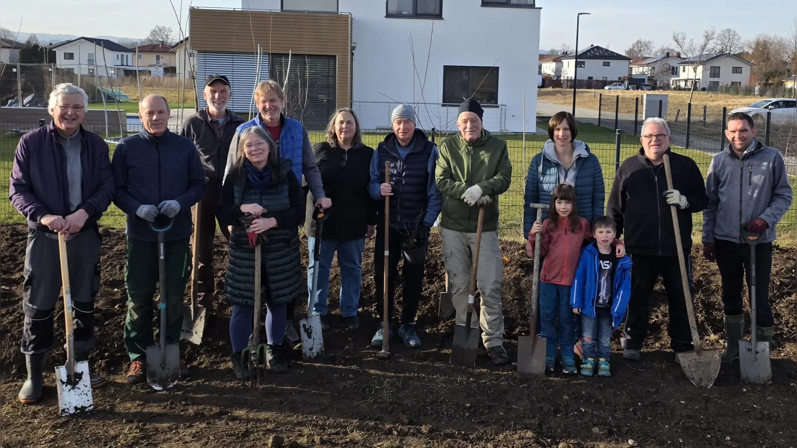 Mithilfe zahlreicher Bürgerinnen und Bürger entsteht ein naturnaher Park in Weilheim (Foto: Weilheimer Agenda21)