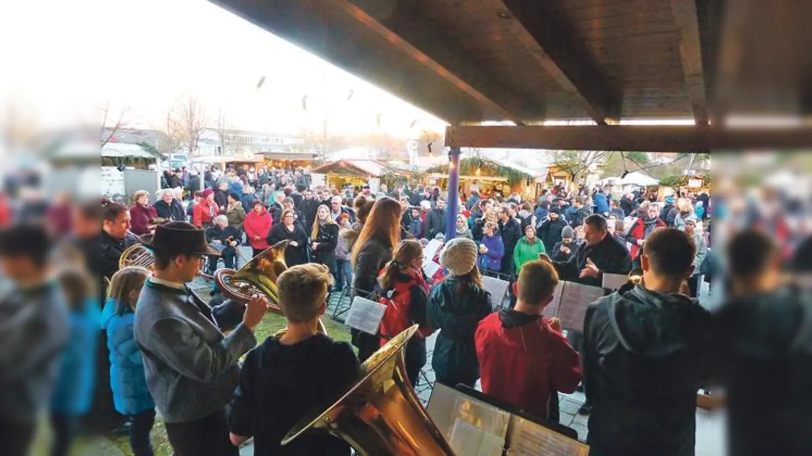 Am zweiten Advent wird traditionell der Weihnachtsmarkt in Pliening eröffnet.	 (Foto: VA)