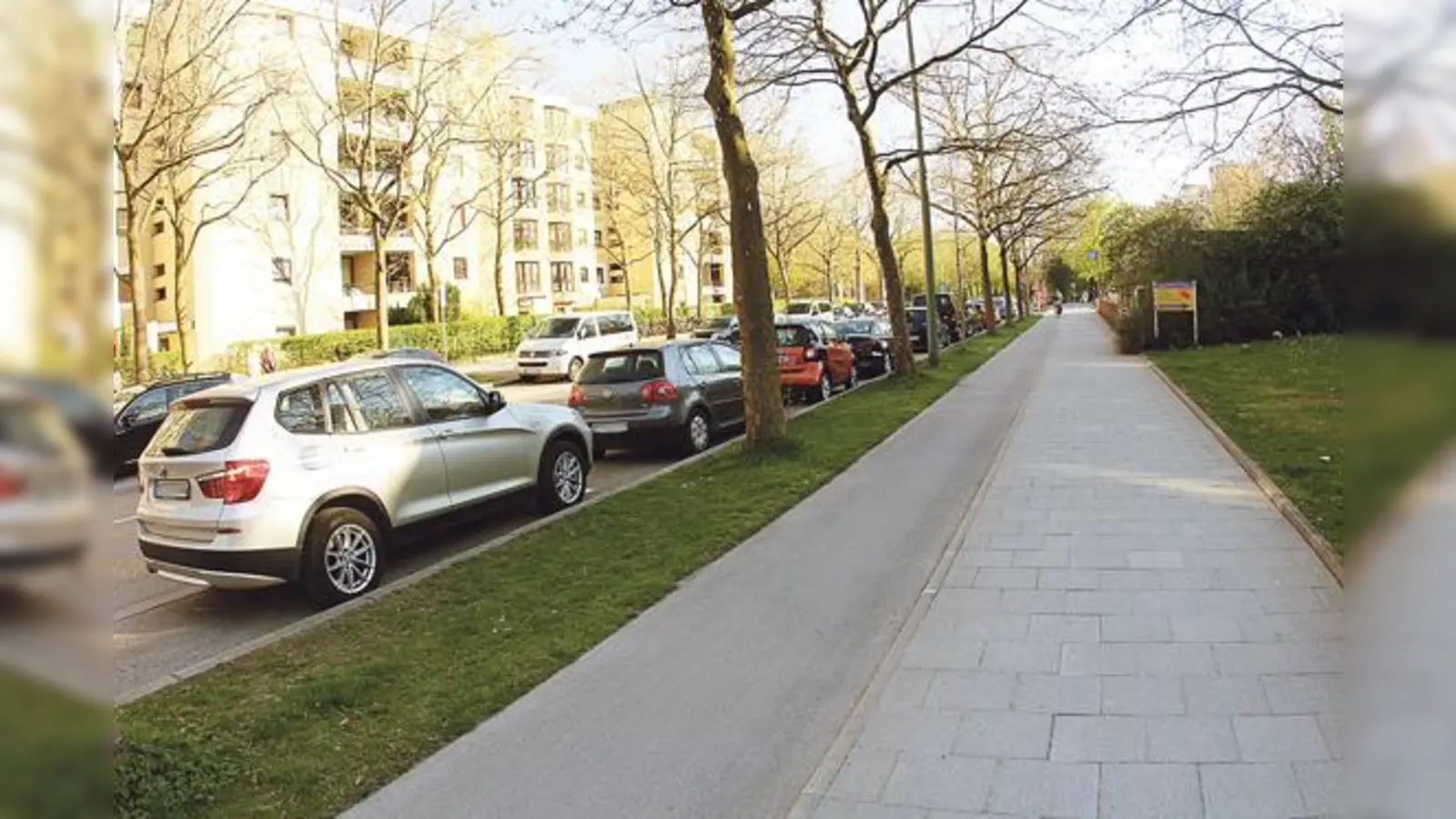 Auf Sicht keine Kurzparkzone: An der Therese-Giehse-Allee bleibt anders als in Neuperlach Zentrum und Neuperlach Süd erst einmal alles beim Alten.	 (Foto: RedN)
