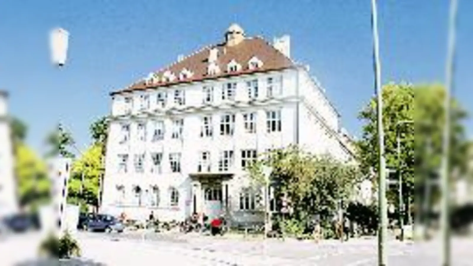 Die Führichschule soll saniert werden, ein erster Planentwurf liegt nun vor.  (Foto: aha)