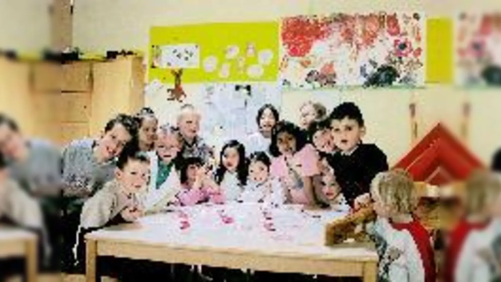 Nach der eifrigen Bastelei haben die Kinder allen Grund zur Freude über ihre Leistung.	 (Fotos: pt)