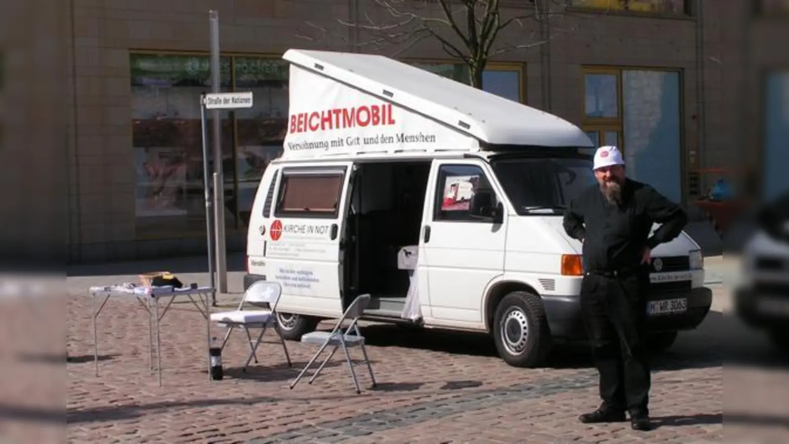 Pater Hubka tourt seit rund sechs Jahren mit dem Beichtmobil durch Deutschland. 	 (Foto: Kirche in Not)