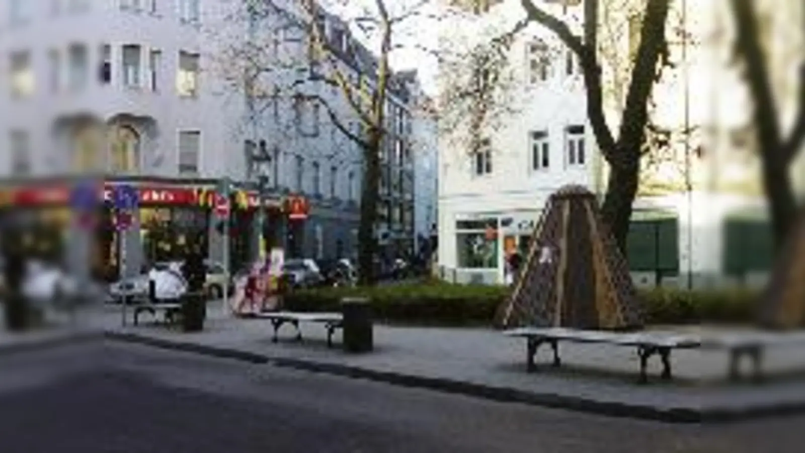 Die »Aufenthaltsqualität« am Wedekindplatz könnte und soll, nach dem Wunsch des Bezirksausschusses Schwabing-Freimann, noch verbessert werden.	  (Foto: pa)