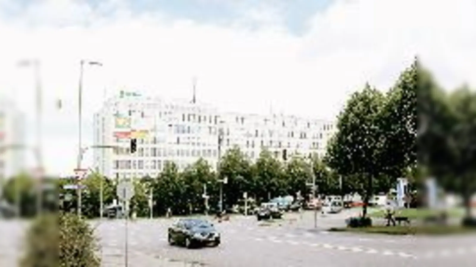 Büros, Handwerksbetriebe, Kindertagesstätte und Montessorischule sollen in dem Komplex an der Balanstraße untergebracht werden.  (Foto: Stocker)