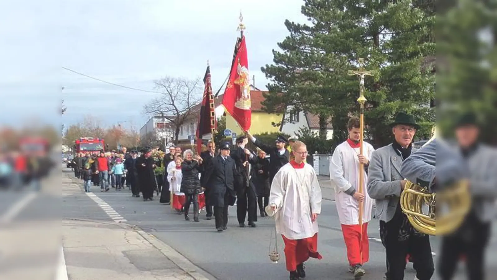 Nach der Gedenkfeier in der St. Augustinuskirche zog man gemeinsam zur St. Micahelskapelle. 	 (Foto: privat)