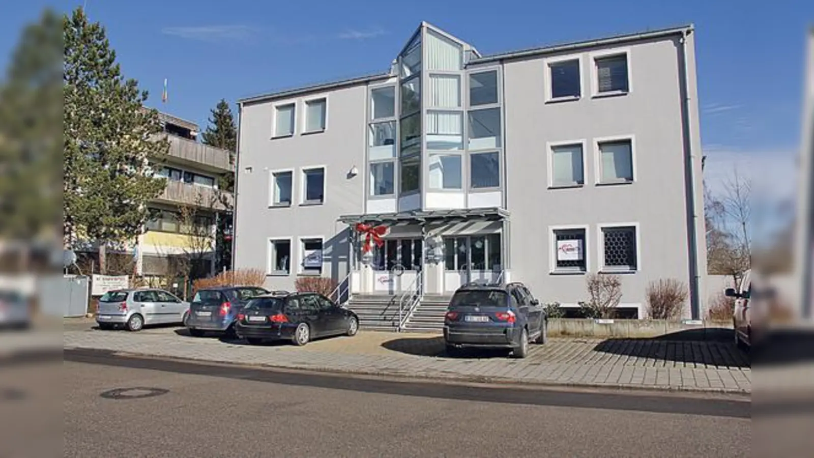 Dieses Haus an der Benzstraße in Kirchheim ist das neue Zuhause für 22 Jugendliche. Sie stammen aus Krisenstaaten wie Syrien oder dem Irak.	 (Foto: AWO München-Land)