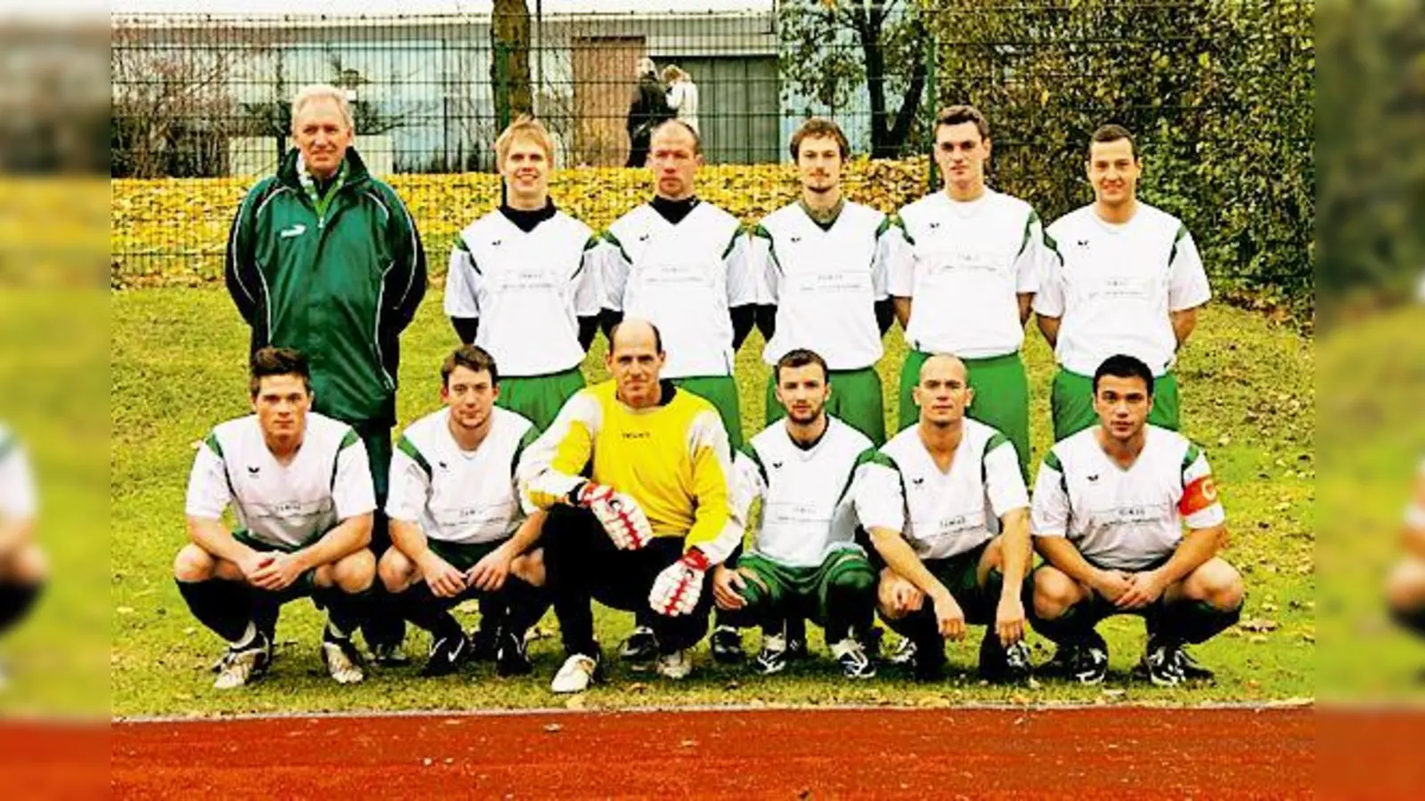 Stolz präsentiert sich die erfolgreiche Mannschaft der Herren I dem Fotografen. 	 (Foto: Privat)