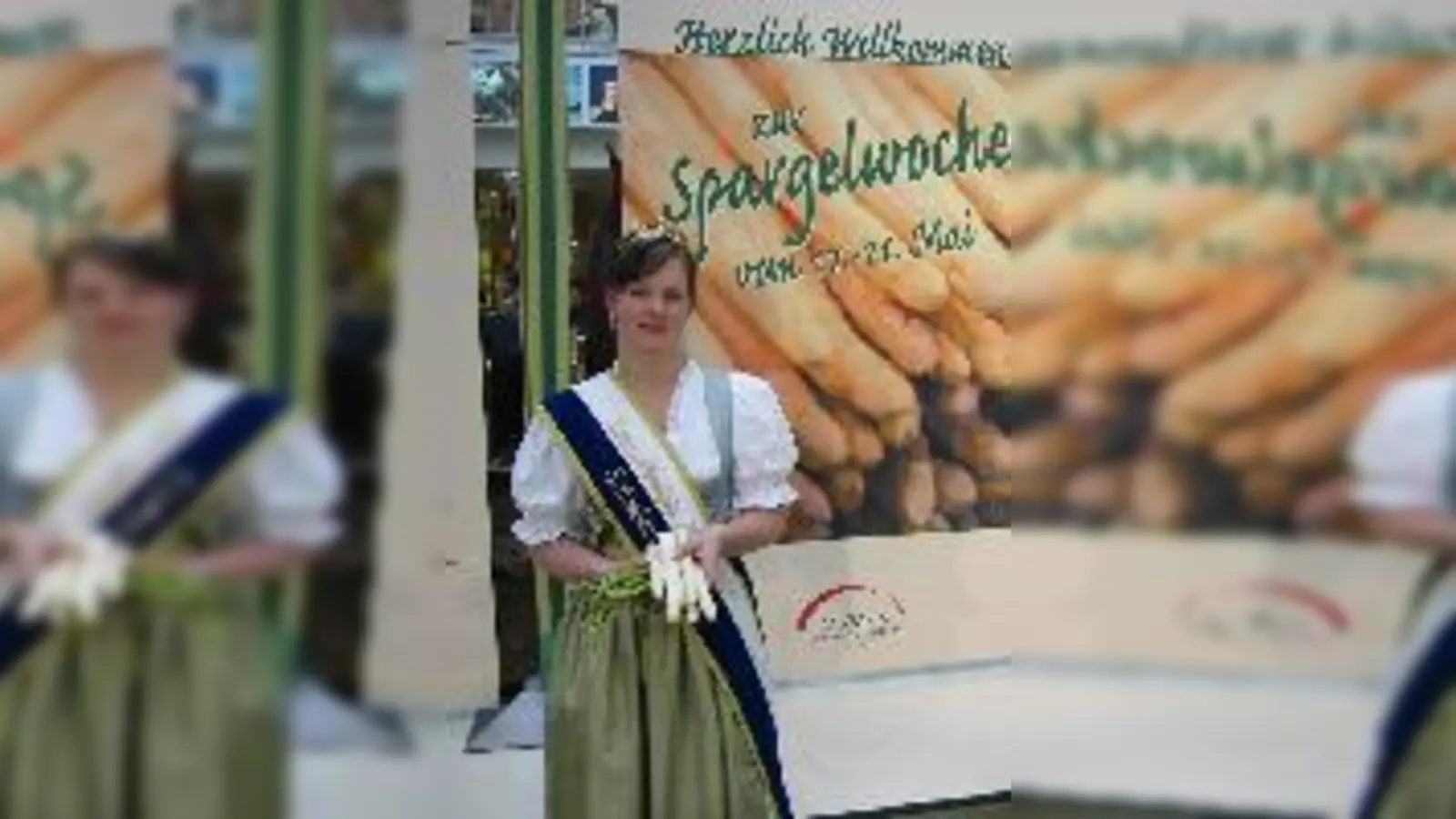 Die Spargelkönigin Kristina I. bei der Eröffnung.  (Foto: ww)