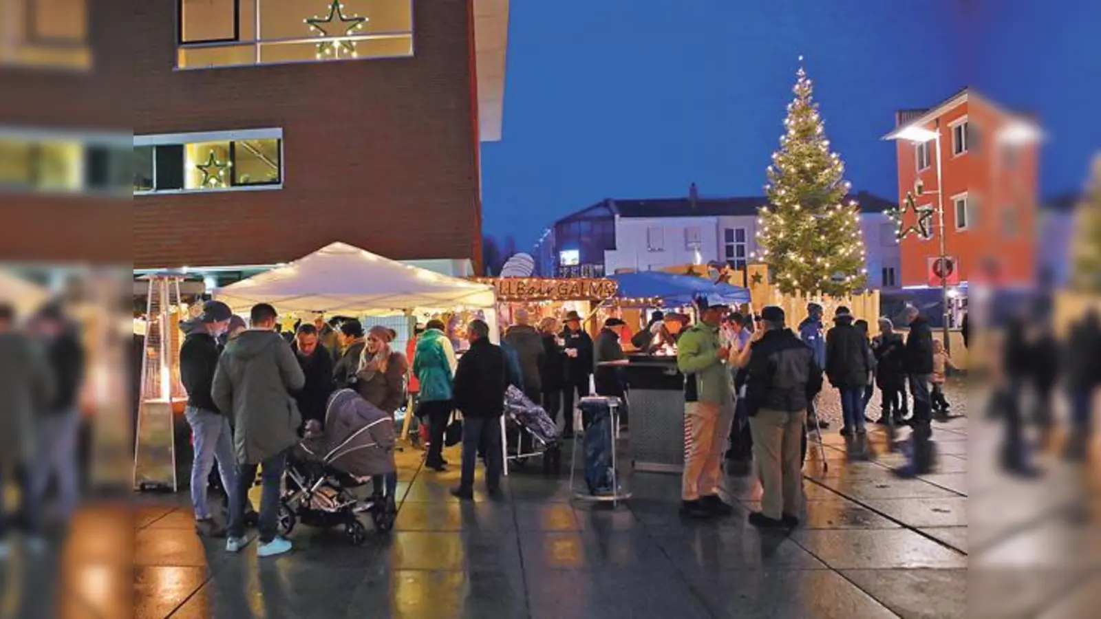 Festlich und besinnlich wird es am Wochenende auf dem Hallbergmooser Christkindlmarkt (Bild), beim Aschheimer Advent, in Poing und Feldkirchen.	 (Foto: Hallbergmoos in Aktion e.V.)