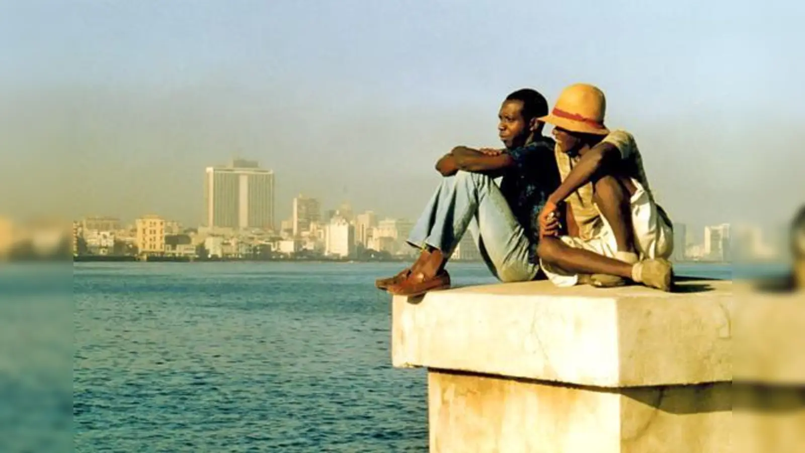 Der Film zeigt die großen Landschaften Kubas, führt durch die Geschichte der Zuckerrohrinsel und erzählt vom Leben der Bevölkerung.  	 (Foto: VA)