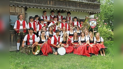 Die Steinhöringer Blasmusik lädt zum traditionellen Frühjahrskonzert ins Dorfgemeinschaftshaus Tulling ein. (Foto: VA)