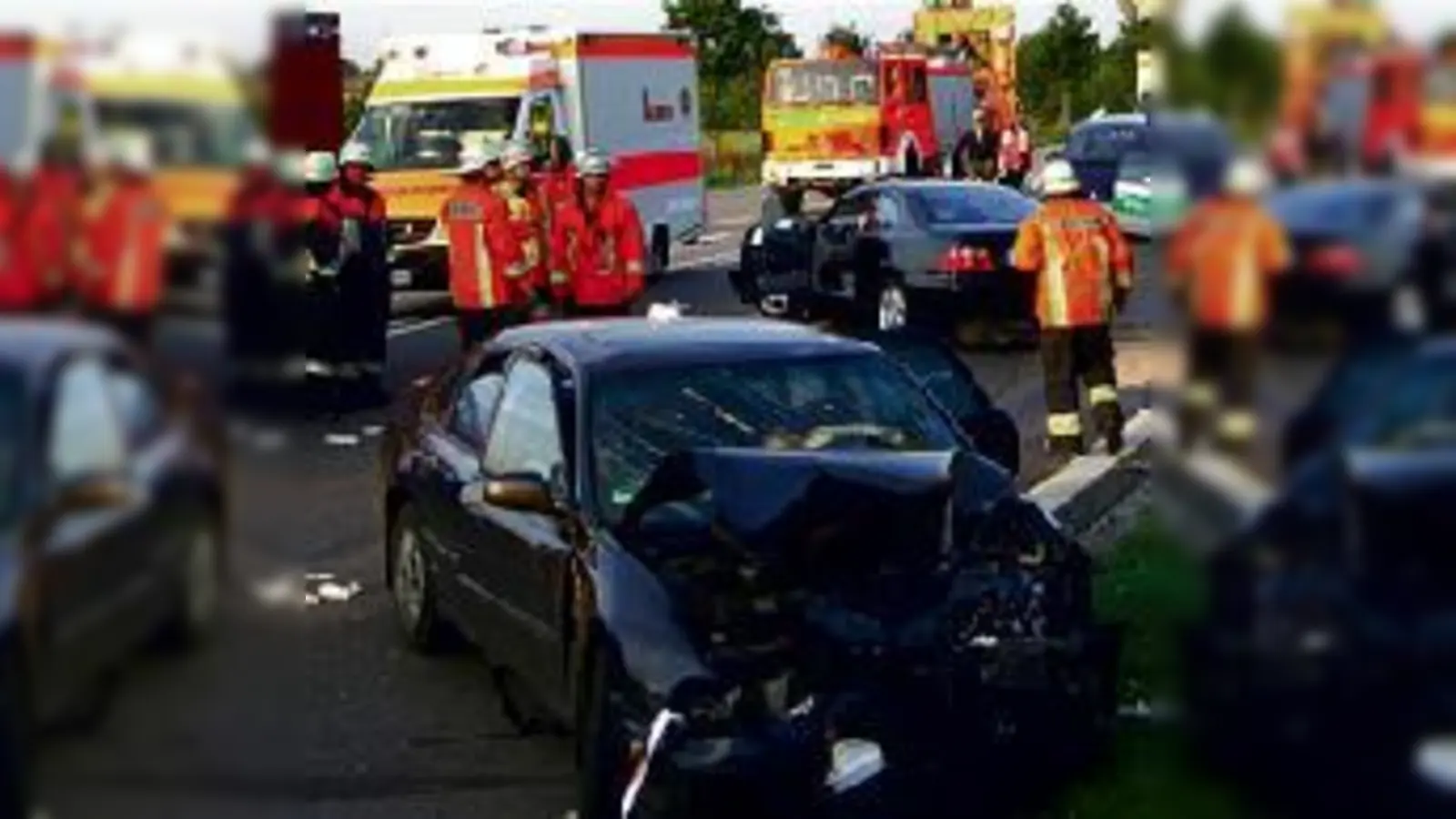 Bei diesem Auto hatte der Fahrer keine Chance mehr, sich selbst zu befreien.	 (Foto: FF Eching)