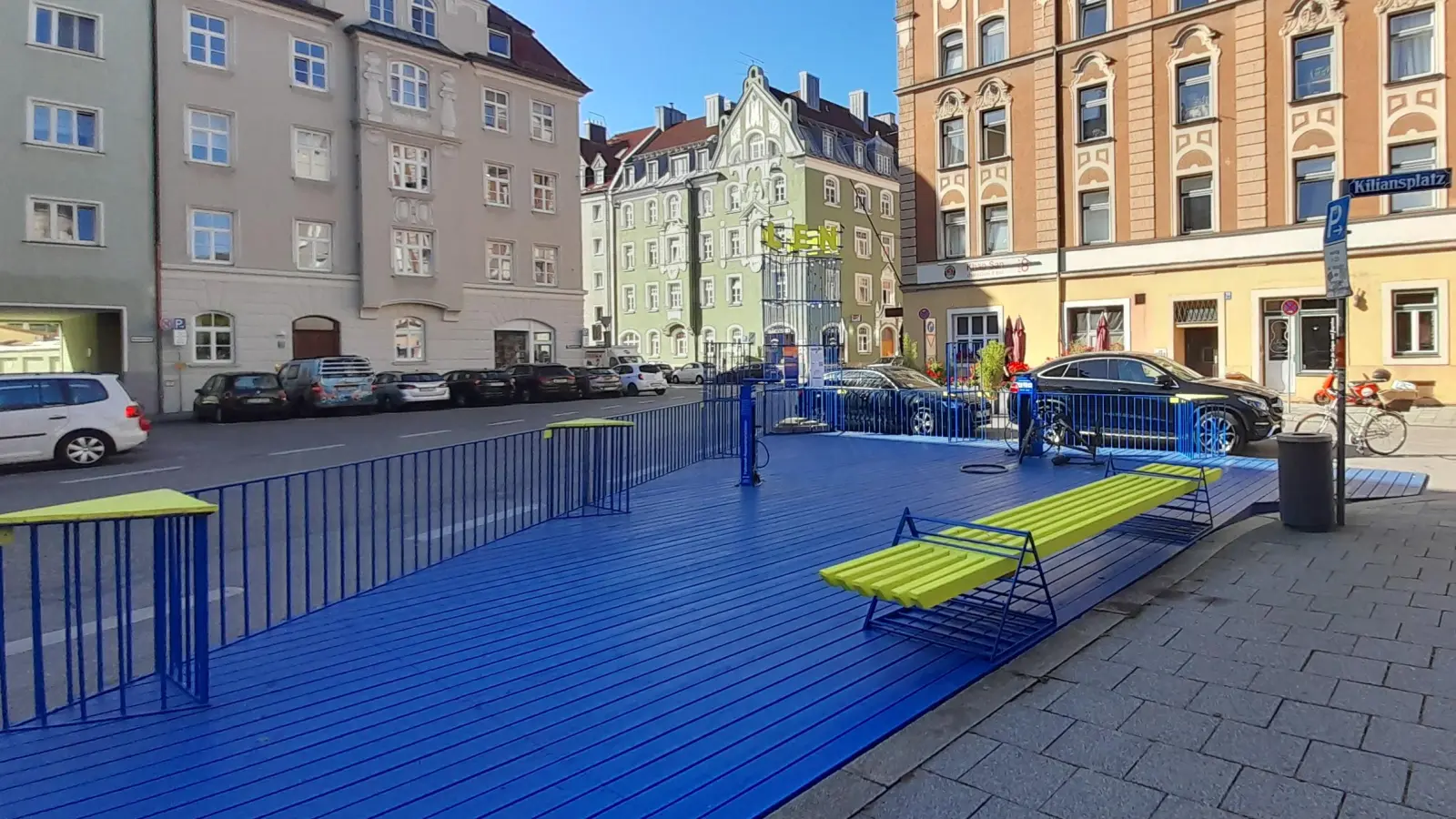 So wie im September und Oktober soll die Ecke Kazmairstraße / Kiliansplatz demnächst wieder als Rad-Reparaturufer durch das Projekt „Umlenken“ genutzt werden. (Foto: Beatrix Köber)