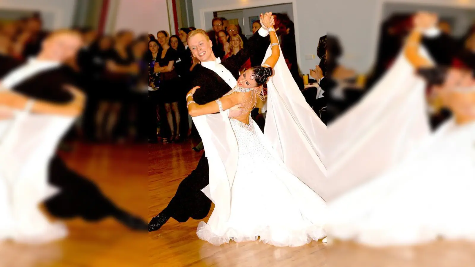 Bayerische Vizemeister der Hauptgruppe S Standard: Björn Langpaap, Theresa Meindl.	 (Foto: Volkert Wanner)