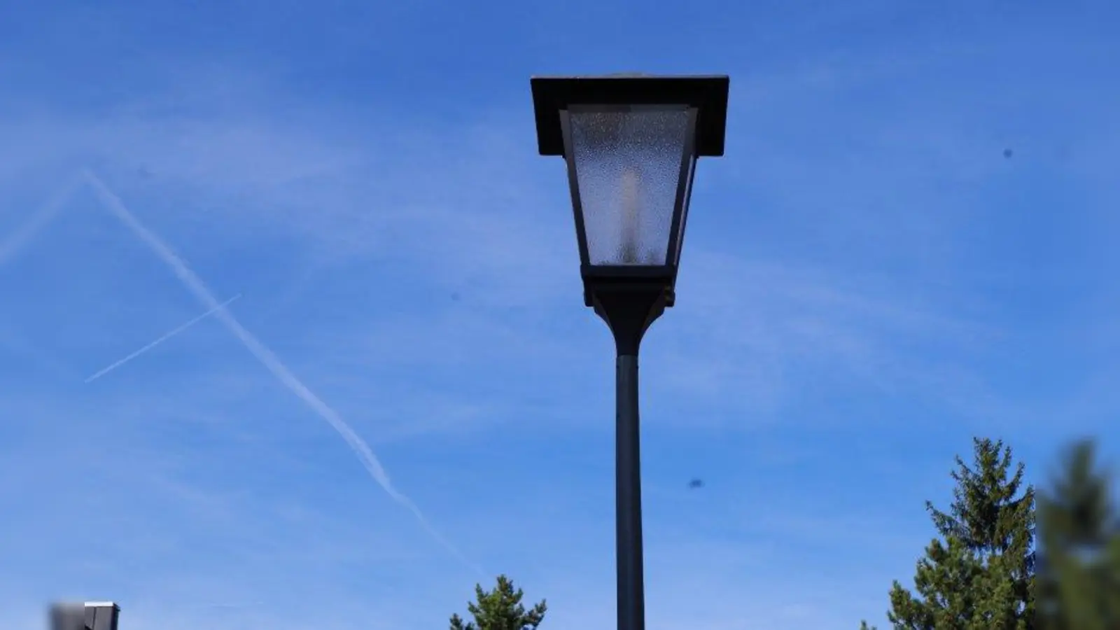 Halogen oder LED? In den Straßenlaternen Laims soll künftig LED-Technologie genutzt werden, das regen Bündnis 90/ Die Grünen vom Laimer Bezirksausschuss an. (Foto: kö)