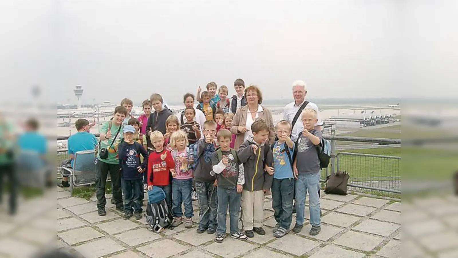 Die Kirchseeoner Kinder durften einen erlebnisreichen Tag am Flughafen erleben. 	 (Foto: VA)