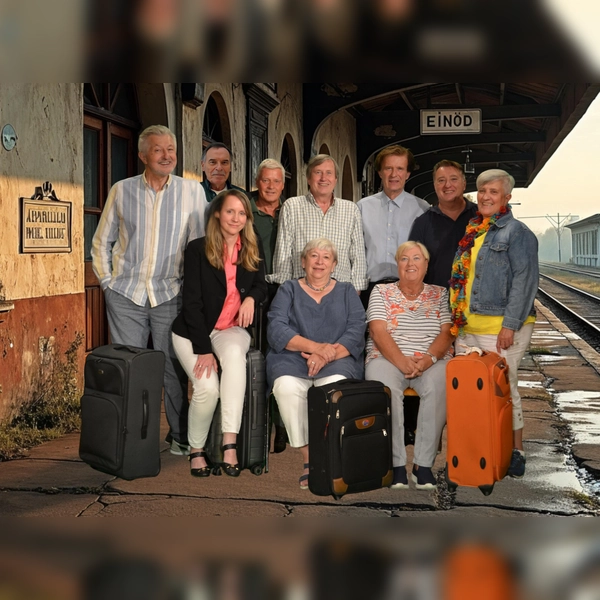 D‘ Forstenriada spielen das Stück „Es fährt kein Zug nach Irgendwo“ von Winnie Abel. (Foto: TSV)