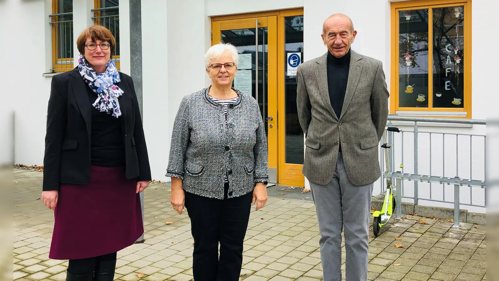 Gemeinsam für die Arbeit der Nachbarschaftshilfe im Einsatz: Geschäftsführerin der NbH Taufkirchen, Andrea Schatz, Gabriele Eggers, 1. Vorsitzende der NbH und Ottmar Lobinger, stellvertretender Vorsitzender der NbH (v.l.) (Foto: hw)