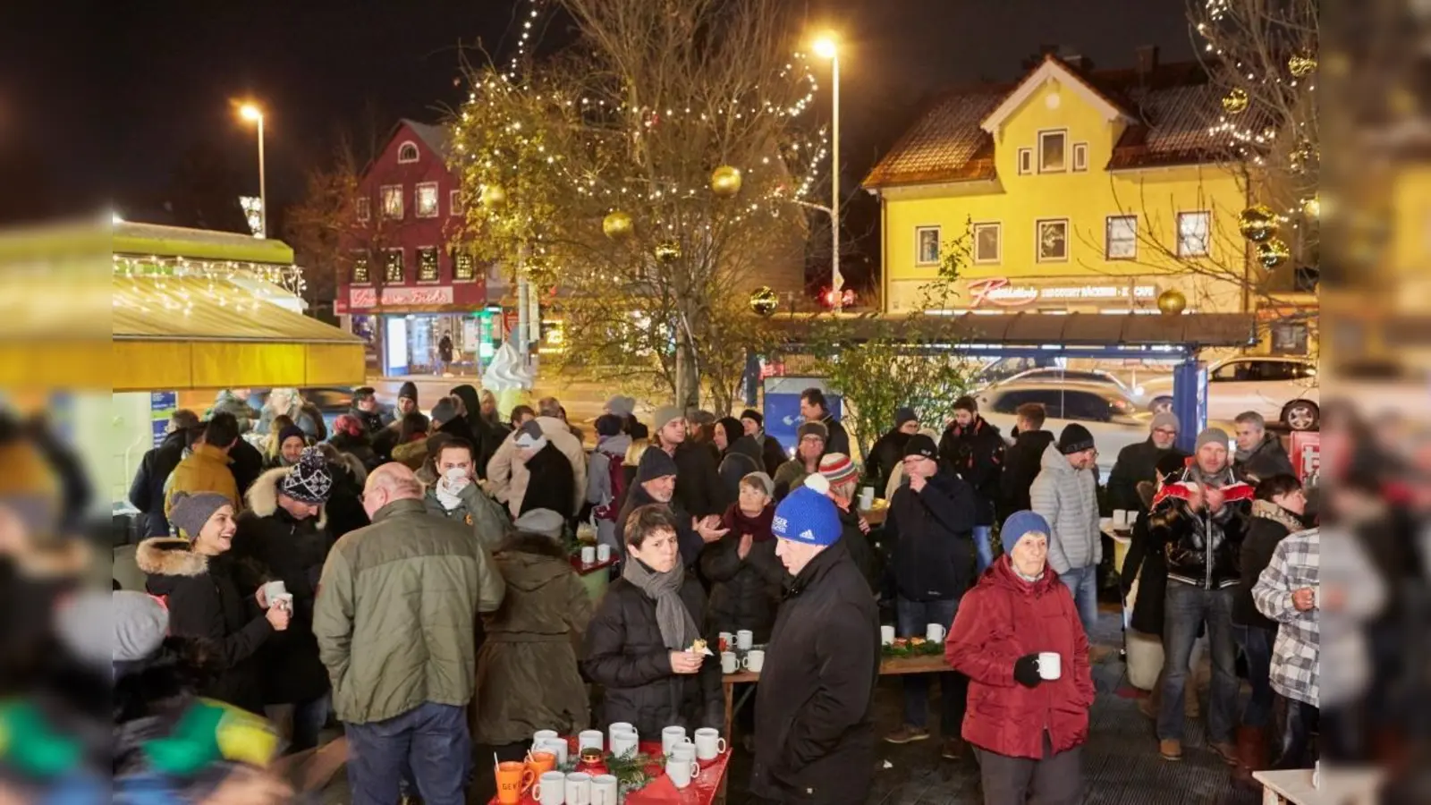 Traditionelle Adventsleuchten des Gewerbe & Eigentümer Verbands an der Eisinsel. (Foto: VA)