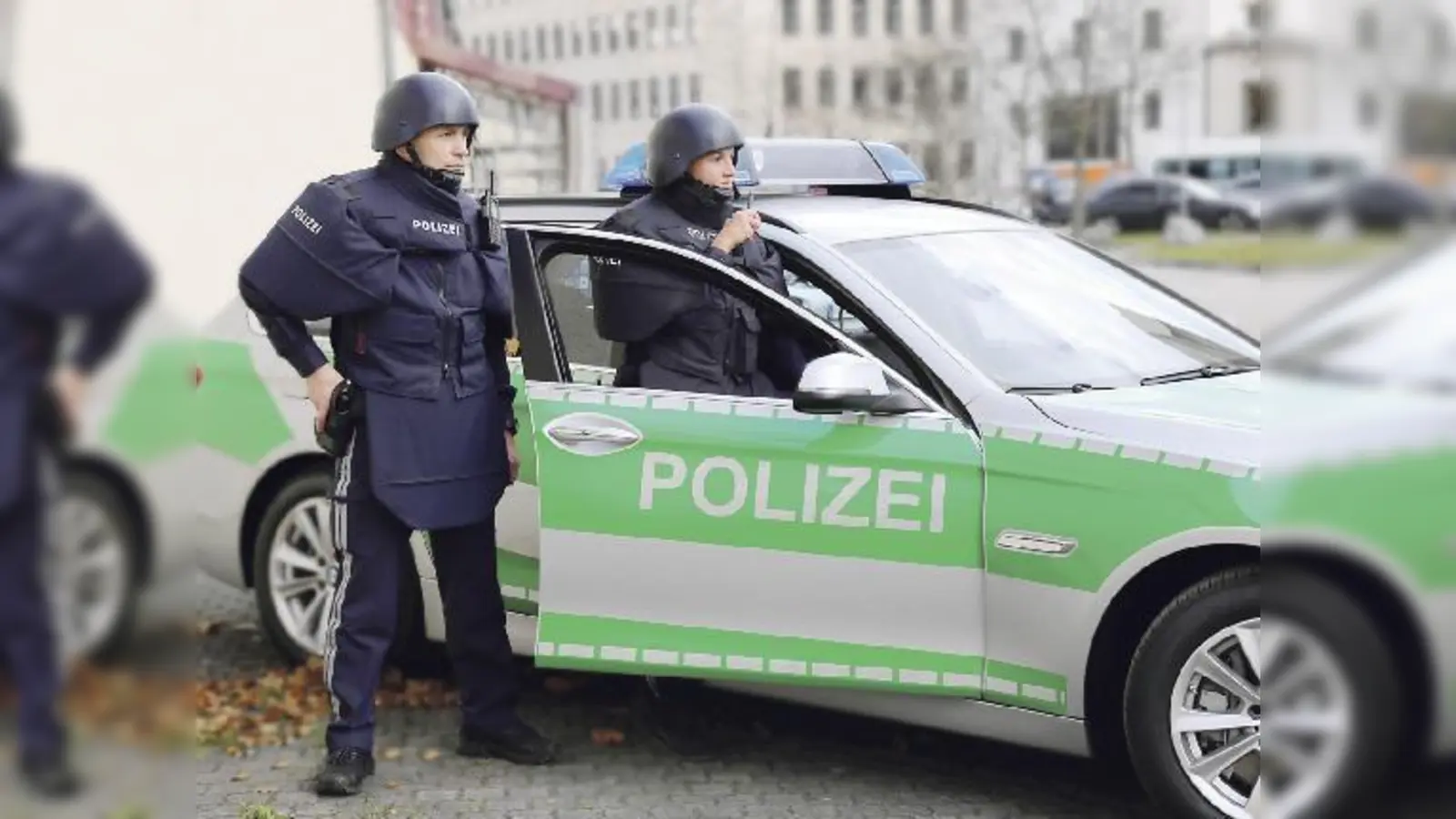 Auf Nummer sicher: Für Bayerns Polizei gibts 2016 zusätzlich 30 Millionen Euro.            (Foto: Polizei Bayern)