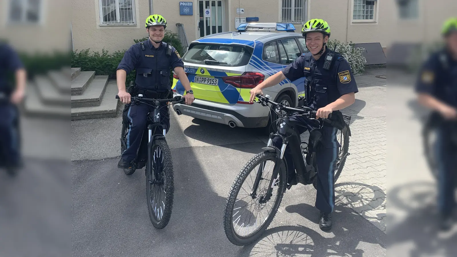Sebastian Lehndorfer (links) und Niko Fink sorgten als E-Bike-Streife bei Radfahrern für eine höhere Verkehrsmoral. (Foto: PI Gauting)