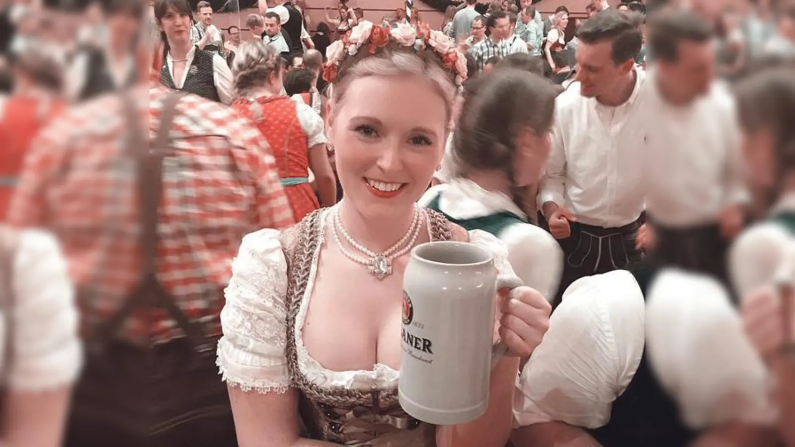 Jessica Dillinger (26) will und kann bayerische Bierkönigin werden.	 (Foto: privat)