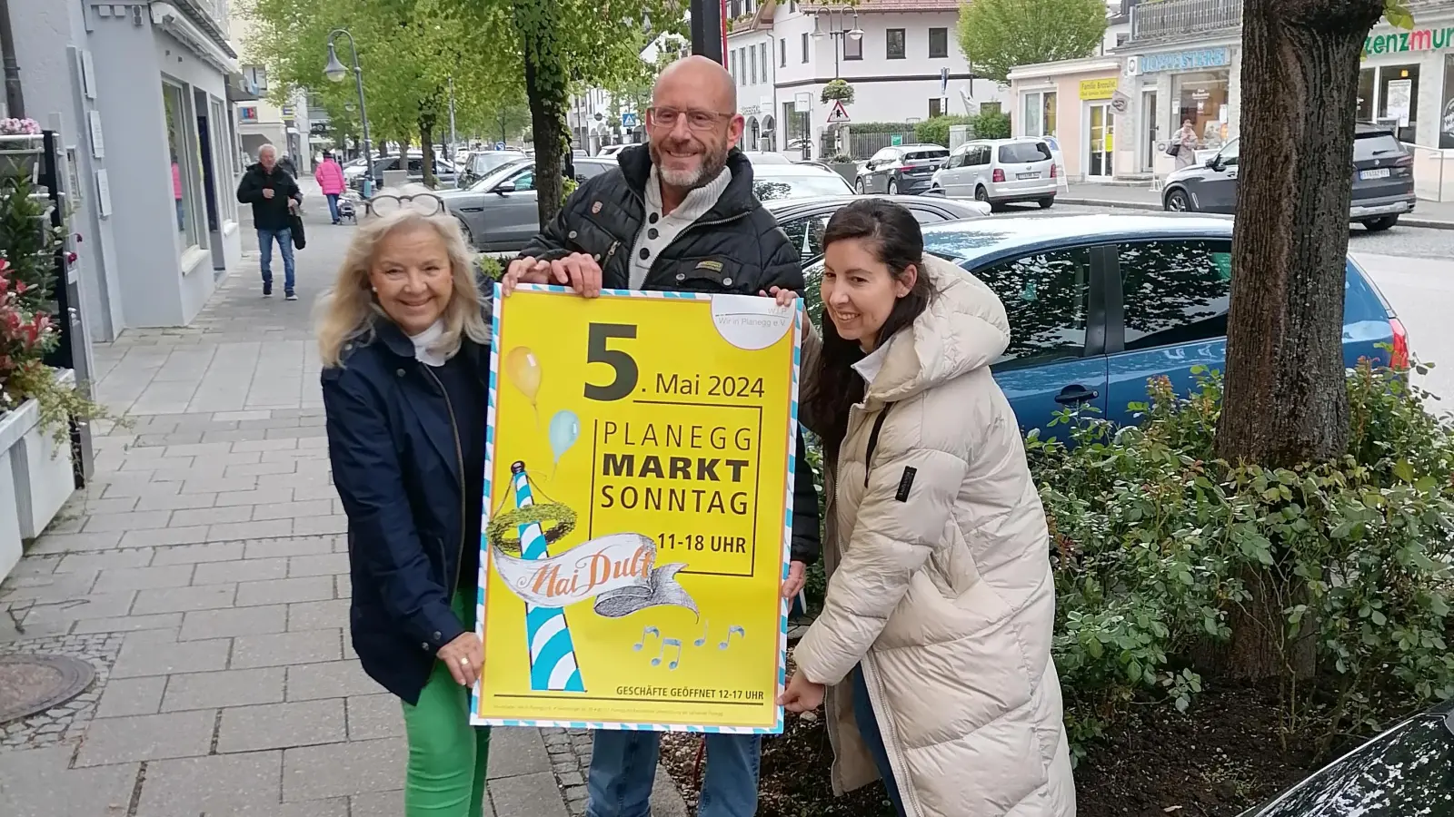 Freuen sich auf die mai-Dult:: Claudia Weiß-Hofmann, Veranstaltungsleitung, Guiliano Grandis, 1. Vorsitzender W.I.P., und Sarah Bauer, stellvertretende Vorsitzende W.I.P. (von links). (Foto: Weiß)