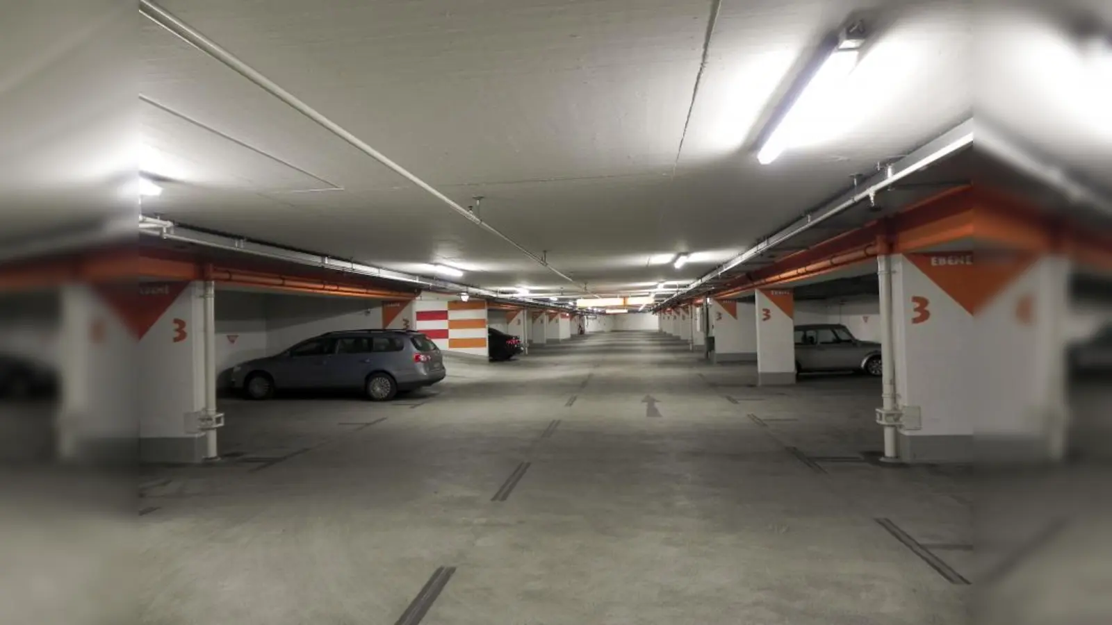 Vermieter und Hausverwalter müssen die allgemeinen Hauseingänge gegen das Betreten durch Unbefugte sichern, andernfalls können sie haftbar gemacht werden. (Foto: Andreas Morlok_pixelio.de)