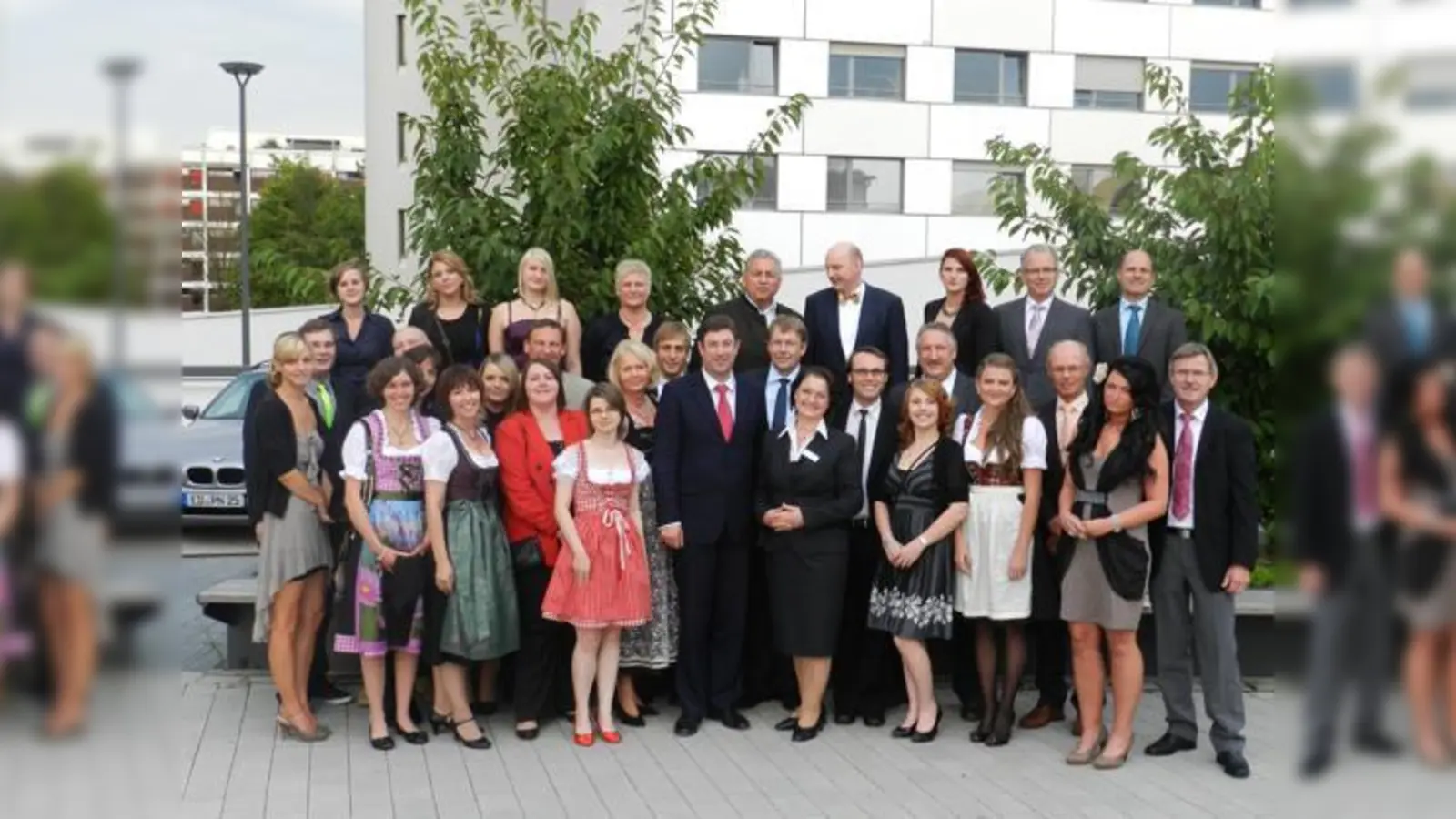 Die ersten Absolventen der Berufsfachschule feiern gemeinsam ihren Abschluss. 	 (Foto: privat)