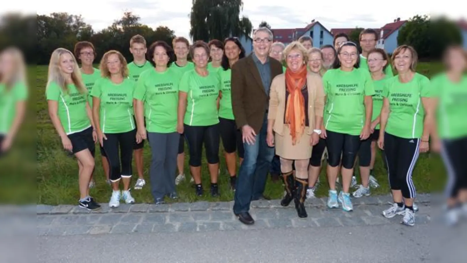 Die Läufergruppe trägt die T-Shirts, die vom Verein Maria &amp; Christoph gesponsert wurden.  (Foto: bb)