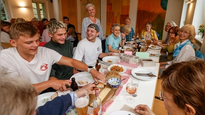Schmackhaftes Essen und Gesellschaft bietet das SchlösslDinner, das jeden Dienstag im Kultur- und Bürgerhaus angeboten wird. (Foto: Michaela Stache )