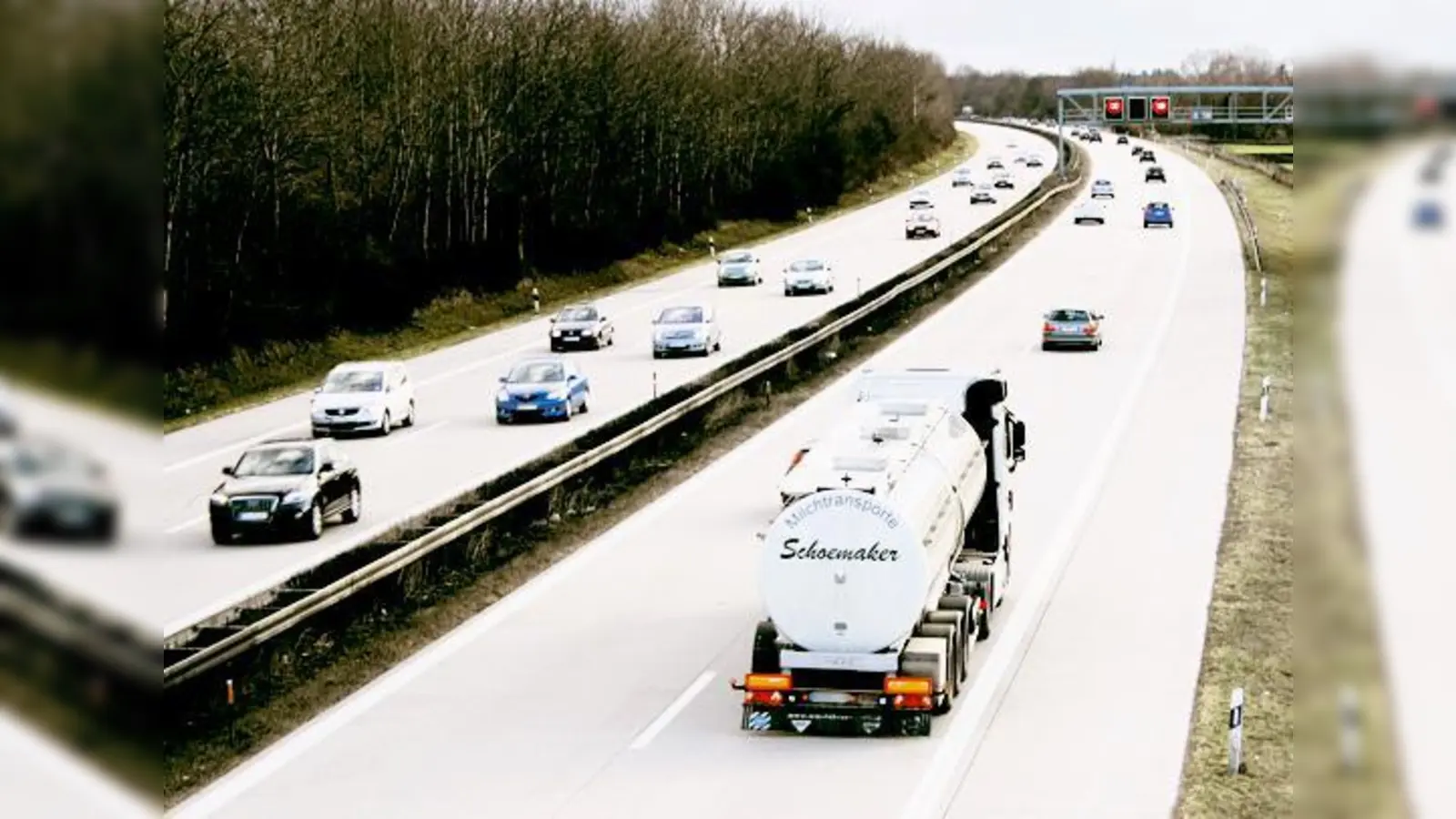 Nach dem Flughafenausbau ist die Schaffung weiterer Spuren auf der A 92 unumgänglich. Doch wann und wie der Bau umgesetzt wird, bleibt unklar.	 (Foto: js)