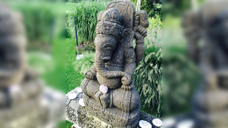 Auch ein Yoga-Kurs wird beim Alten- und Service-Zentrum Altstadt am Sebastiansplatz 12 angeboten. Mit ihm kann man auf interessante Weise seine Beweglichkeit verbessern und erhalten.  (Foto: hw)