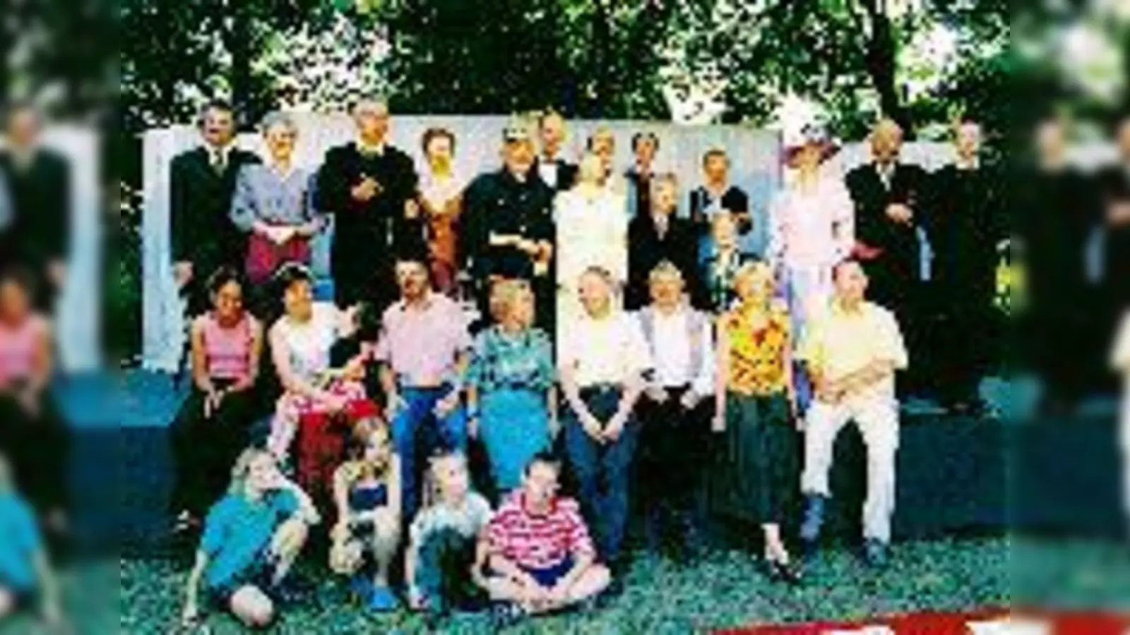 Seit zehn Jahren gibt es die Berg am Laimer Theatergruppe »Artanos«: Das jüngste der derzeit 25 Mitglieder ist 17, das älteste 70 Jahre alt. 	 (Foto: Privat)