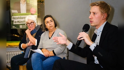 Ricky Dörrie, MdL Gülseren Demirel und Bürgermeister Dominik Krause (von links). (Foto: Stephan Vorbrugg)