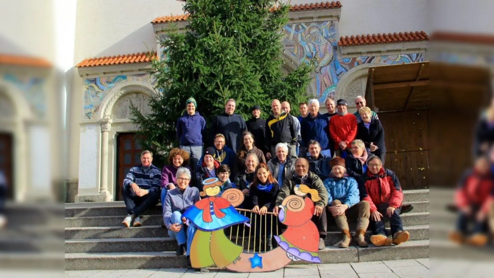 „Die Stimmung bei uns ist phantastisch und die Vorfreude auf die Adventszeit noch viel größer!” Am kommenden Samstag öffnet der Pasinger Christkindlmarkt. Nach dem Aufbau der Marktstände kamen die <br>Standlbetreiber und ihre Helfer zu einer Brotzeit zusammen. (Foto: us)