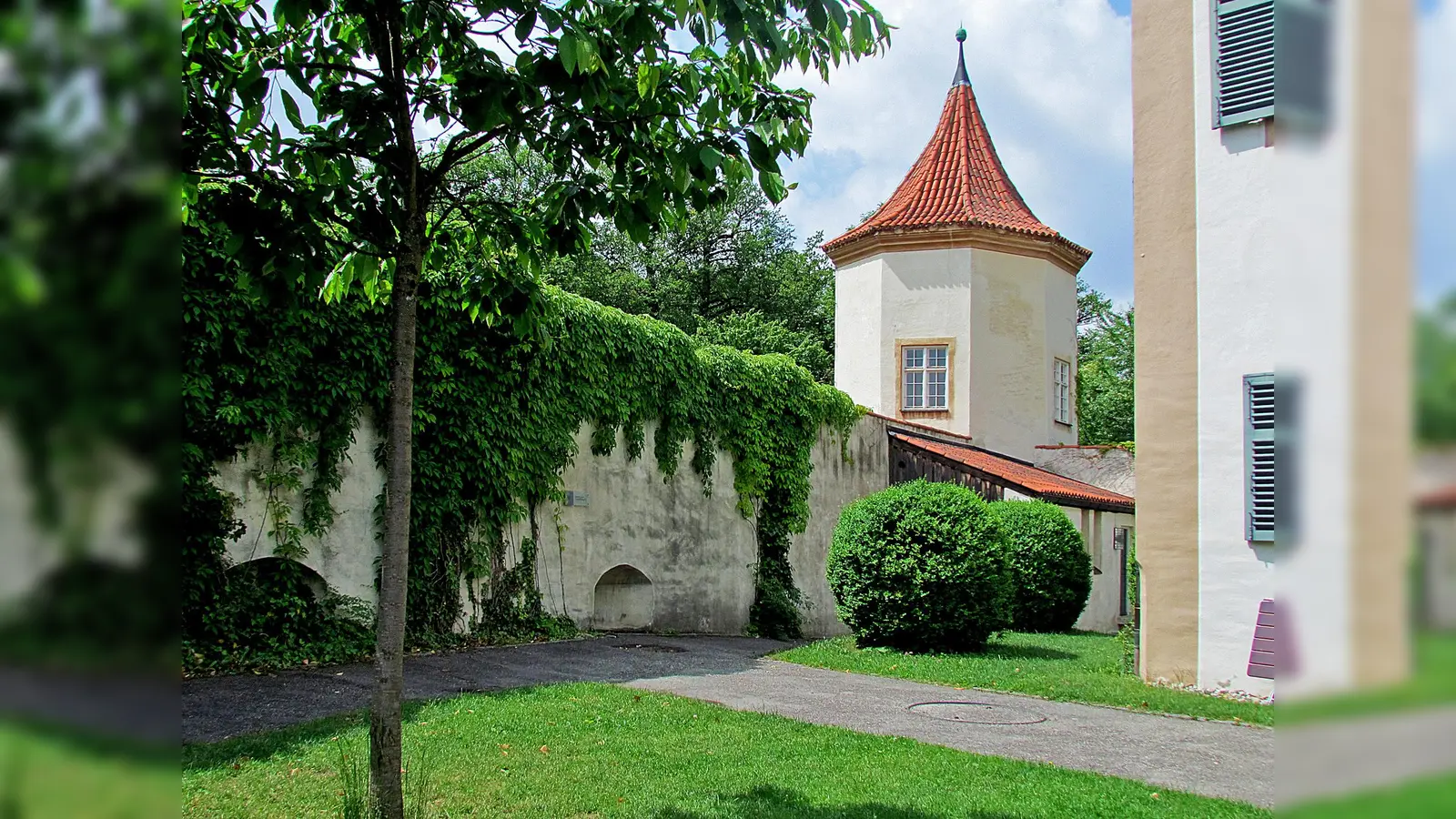 Einer von vier: Der Turm II von Schloss Blutenburg. (Foto: Verein der Freunde Schloss Blutenburg e.V.)