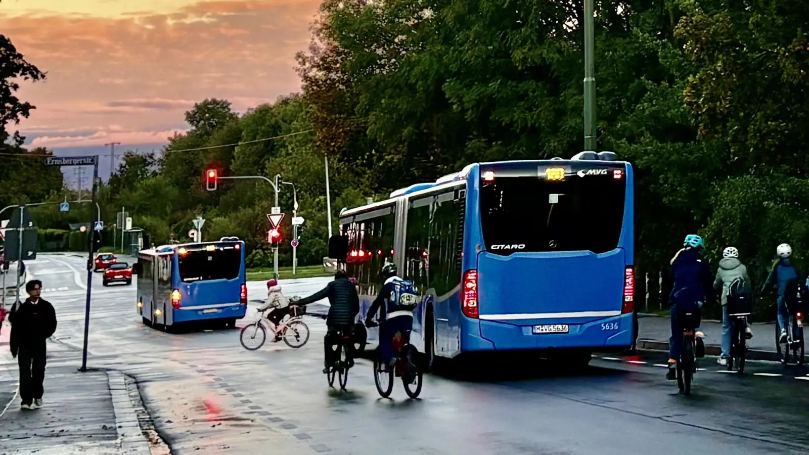 Besonders in den Morgenstunden ist die Verkehrssicherheit in der Kaflerstraße nicht immer gegeben. Bürger forderten eine Versetzung der Sprunginsel. (Foto: Ulrike Seiffert)