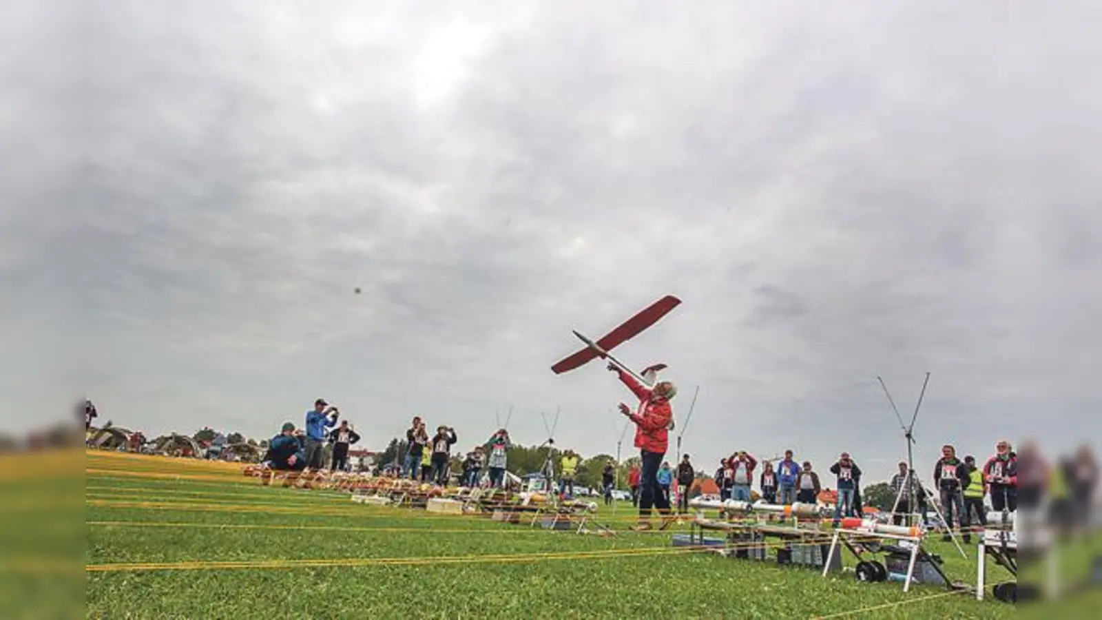 Die besten Modellflieger aus verschiedenen Ländern messen sich vom 23. bis 25 September auf dem Modellfluggelände am Mühlweg in Salmdorf. 	 (Foto: MCM)