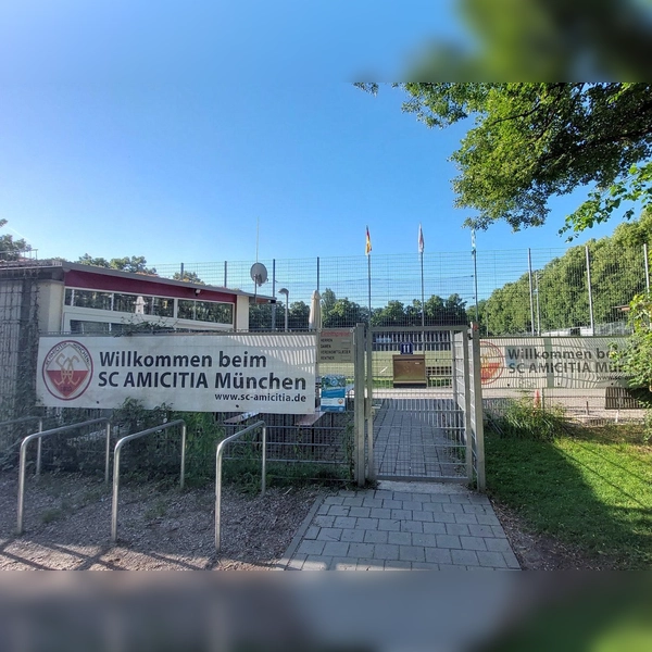 Die Fußballerinnen des SC Amicitia München haben sich das bayerische Pokalfinale auf eigener Anlage gesichert. Am 13. Juni geht es gegen die SpVgg Greuther Fürth. (Foto: bas)