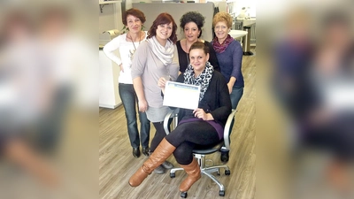 Hildegard Schuhbauer, Nikola Krajewski, Alex Küblböck, Daniela Wirth und Jutta Nowakowitsch (v. l.) sind für spenden statt exen.	 (Foto: privat)