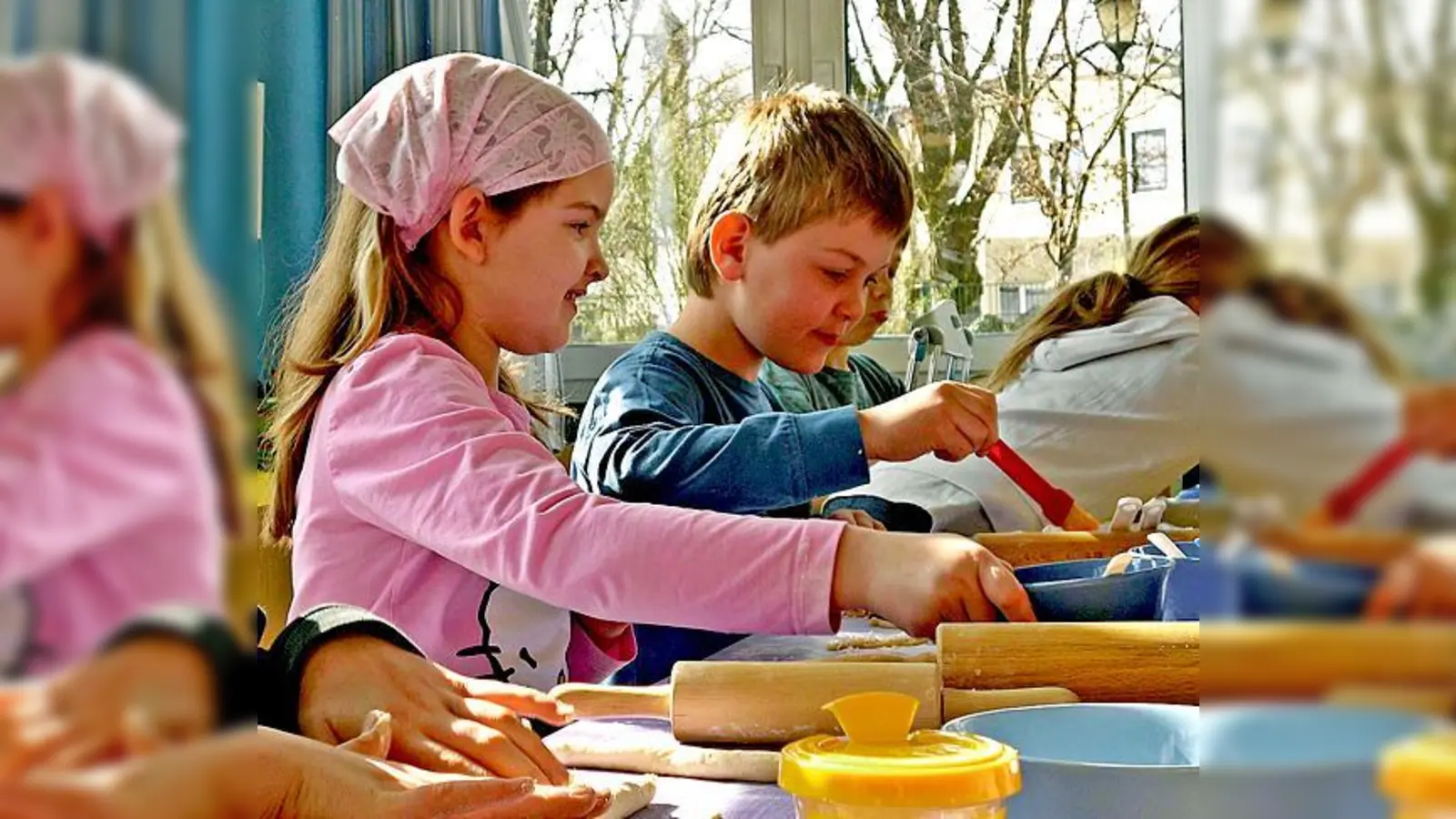 Die vielseitigen Angebote im Hort nutzen die Kinder mit vor Eifer geröteten Backen.	 (Foto: VA)